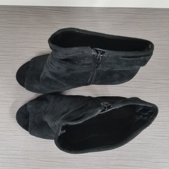 Vince Camuto Keyna Peep Toe Booties, Black Suede, Womens Size 8 M / 38 - Picture 9 of 12